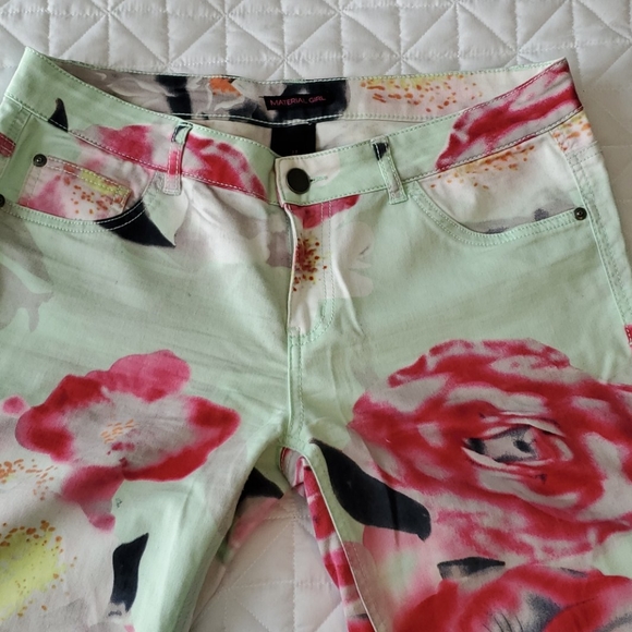 Material Girl floral pants - Picture 2 of 4